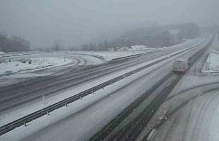 Zonguldak’ın yüksek kesimlerinde kar yağışı...
