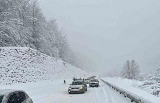 Zonguldak’ta yoğun kar mesaisi, 61 köy yolunda...