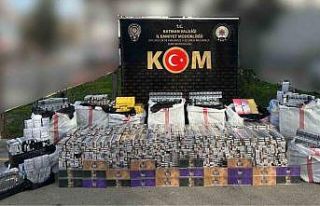 28 bin paket kaçak sigara hurdaların altından çıktı