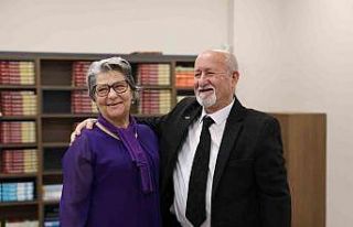 47 yıllık eşine Sevgililer Günü sürprizi yaptı