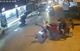 Adana’da 2 motosiklet çarpıştı... Kaza anı...