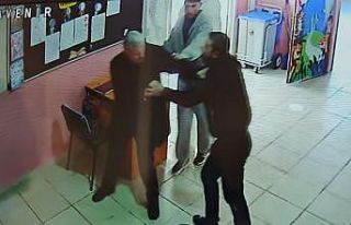 Ahlat’ta okul müdürlerine saldırı görüntüleri...