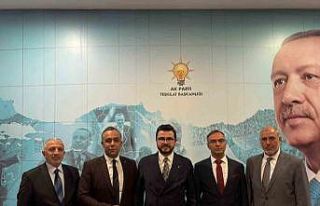 AK Parti’de 3 yeni ilçe başkanı görevi devraldı