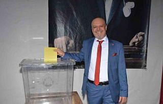 Akhisar’da mevcut başkan 1 oy farkla kazandı