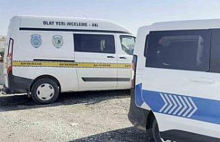 Aksaray’da çatıdan düşen işçi ağır yaralandı