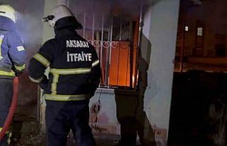 Aksaray’da müstakil ev alev alev yandı