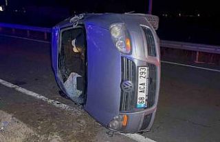 Aksaray’da otomobil devrildi: 2 yaralı