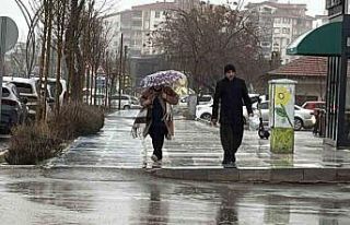 Aksaray’da rüzgar ve şiddetli yağmur etkili oluyor