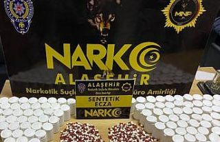 Alaşehir’de araçta binlerce sentetik ecza ele...