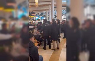 Alışveriş merkezinde çıkan kavgada güvenlik...