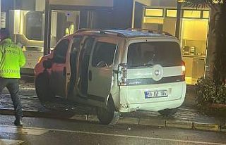 Alkollü kadın sürücü tutuklandı, 2 kız çocuğu...