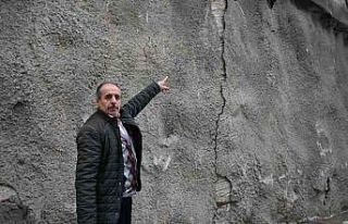 Alt geçidin beton bloklarındaki ayrılmalar tehlike...