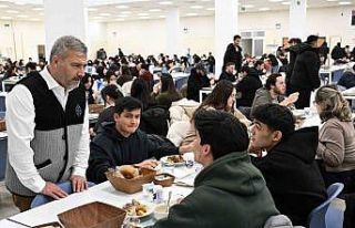 Anadolu Üniversitesi’nde ilk iftar heyecanı