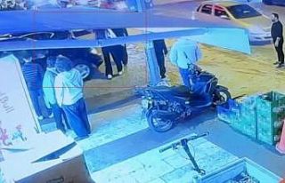 Aniden hareket eden otomobil yaya ve araçların arasına...