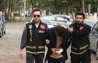 Antalya’da 20 yerinden bıçaklayarak öldürdüğü...