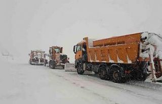Antalya’da bin 825 rakımlı Alacabel’de kar yağışı