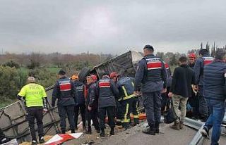 Antalya’da trafik kazası: Ölü ve yaralılar var