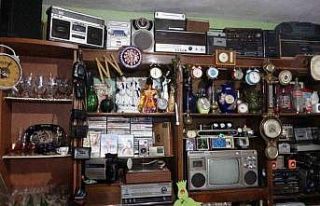 Antika tutkusu ile bodrum katını müzeye çevirdi