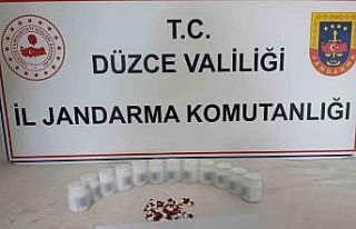 Araçtan atılan poşetten uyuşturucu çıktı