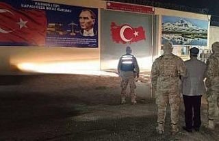 Aranan şahıslar Jandarmadan kaçamadı