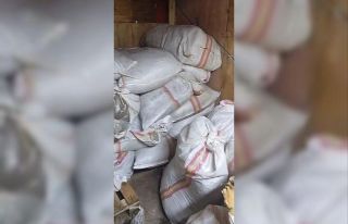 Arnavutköy’de depoya baskın: 1 ton kaçak tütün...