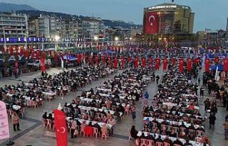 Aydın Büyükşehir Belediyesi vatandaşları iftar...