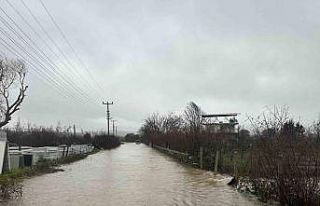 Ayvacık’ta sağanak yağış etkili oldu