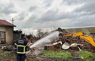 Babaeski’de kerpiç ev yangını söndürüldü