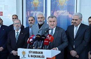 Bakan Bak: "Birileri gibi deprem turisti değiliz,...