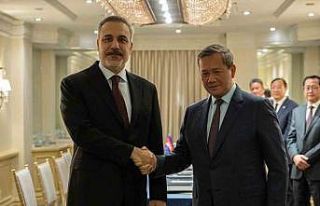 Bakan Fidan, Kamboçya Başbakanı Hun Manet ile bir...