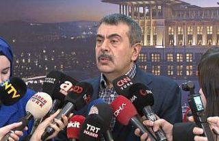 Bakan Tekin: "Ben Özgür Özel kadar midesi...