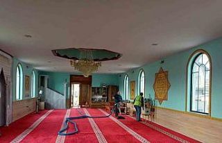 Balkanlar’daki camilerde Ramazan temizliği