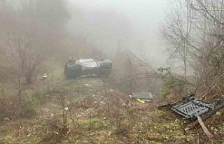 Bartın’da siste yoldan çıkan araç takla attı:...