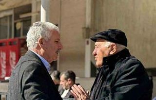 Başkan Karamehmetoğlu, vatandaşlarla bir araya...