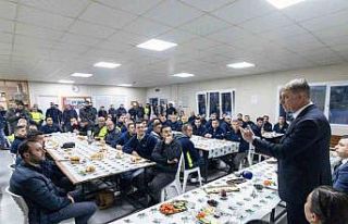 Başkan Tugay, mesaiye emekçi ile başladı