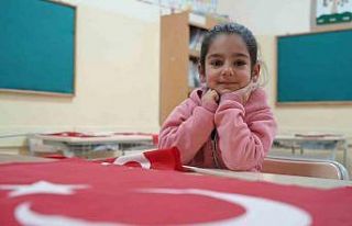 Bayburt’ta 14 bin 319 öğrenci ‘Bayrak Sevgisi’...