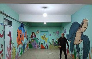 Besni’de öğretmenler okulu sanat galerisine dönüştürdü