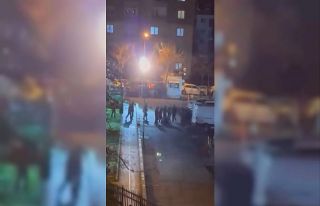 Beyoğlu’nda iki grup tekme tokat birbirine girdi