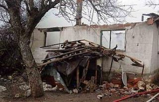 Bilecik’te yangın çıkan ev kullanılmaz hale...