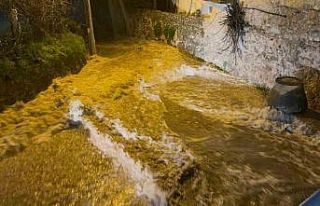 Bodrum’u sağanak vurdu: Araç sürüklendi, evleri...