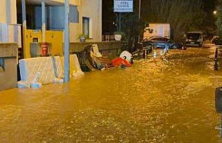 Bodrum’u sel vurdu, evler ve iş yerlerini su bastı