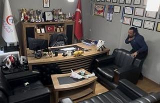 Boğazına lokma kaçan sağlık çalışanı kendi...