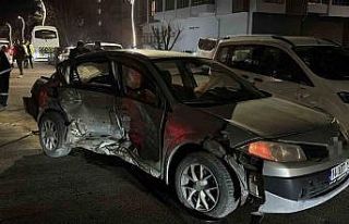 Bolu’da ciple otomobil çarpıştı: Araçlar ağır...