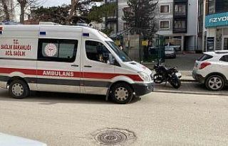 Bolu’da otomobille motosiklet kafa kafaya çarpıştı:...