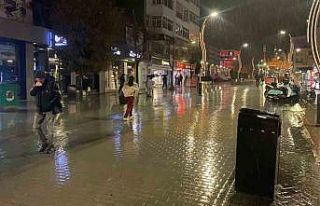 Bolu’da sağanak yağış etkili oluyor