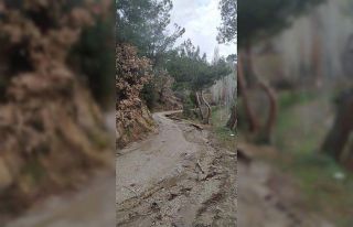 Bozuk yol yağışların ardından çileye döndü