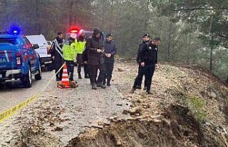 Burdur’da etkili olan yağıştan dolayı yol çöktü
