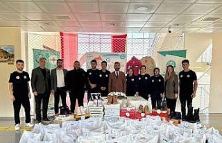 Burhaniye’de ihtiyaç sahibi öğrencilere kışlık...