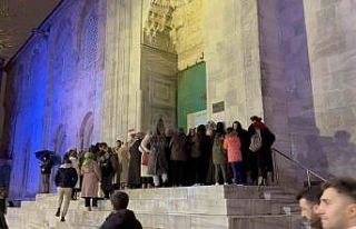 Bursa’da Berat Kandili Ulu Cami’de dualarla idrak...