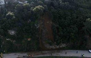 Bursa’da heyelan bölgesi temizlendi...Kayan bölge...